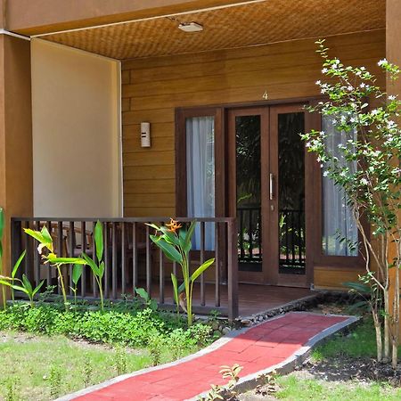 Hotel Sunsethouse Lombok Mangsit Exterior foto