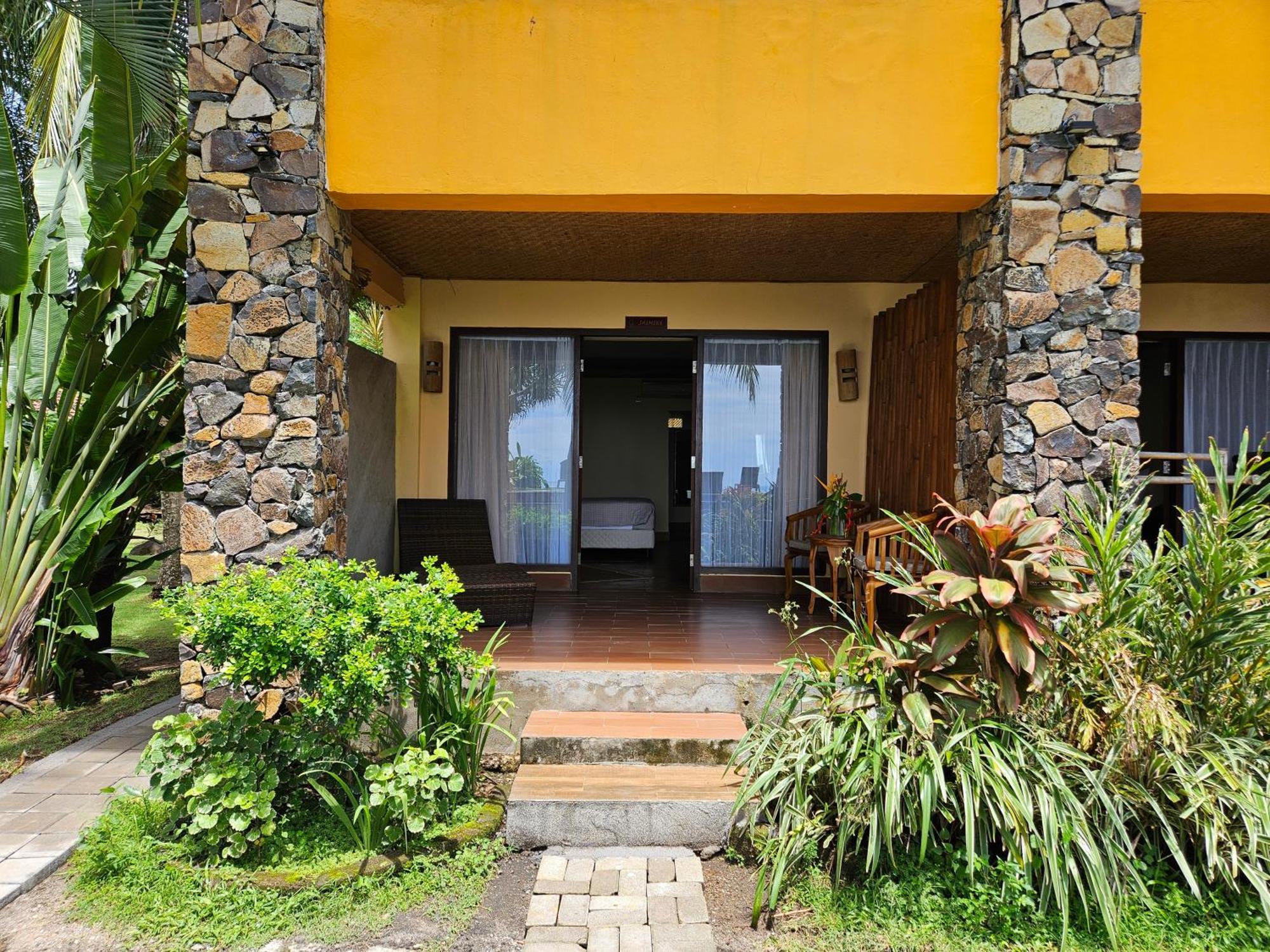 Hotel Sunsethouse Lombok Mangsit Exterior foto