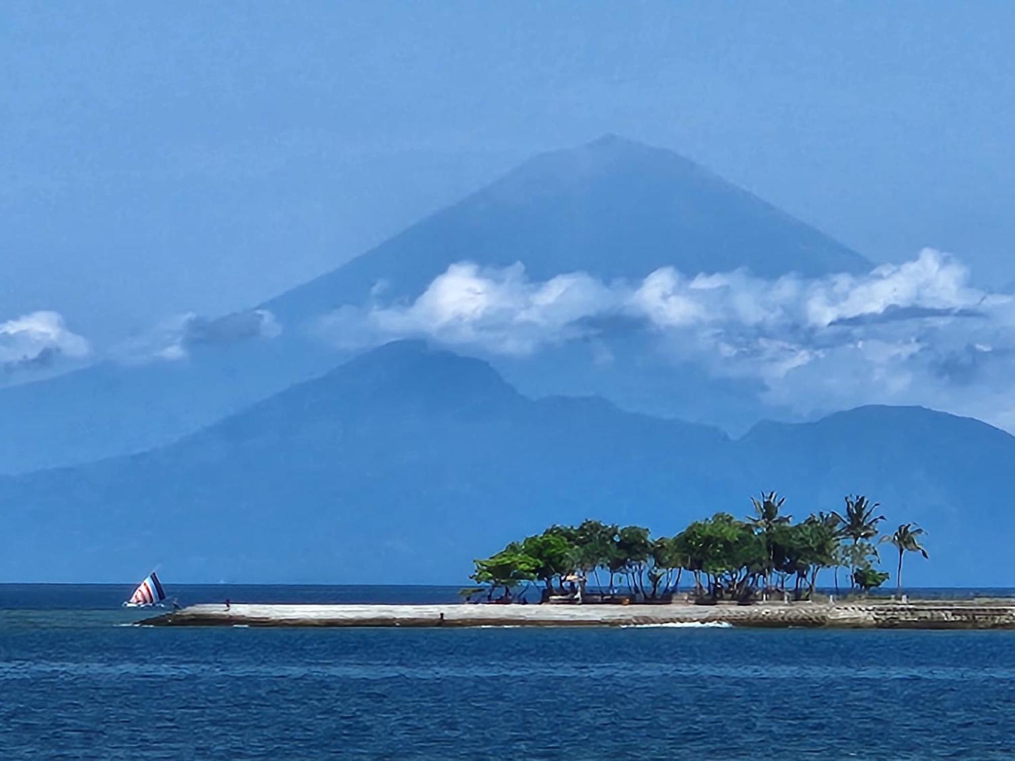 Hotel Sunsethouse Lombok Mangsit Exterior foto