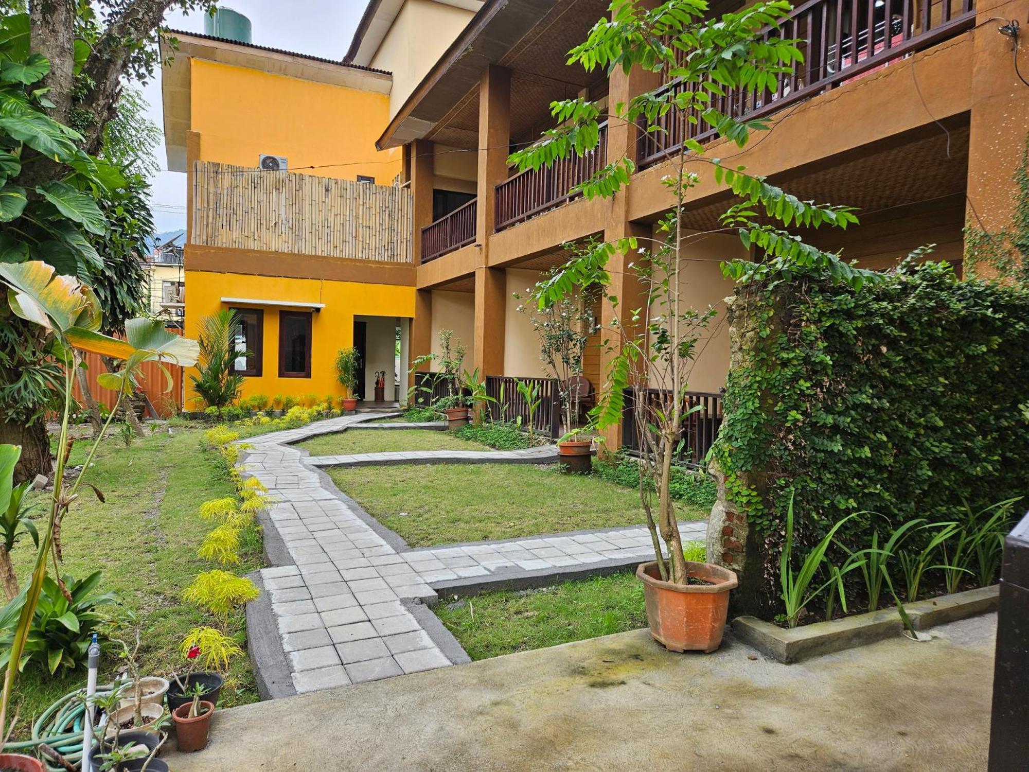 Hotel Sunsethouse Lombok Mangsit Exterior foto