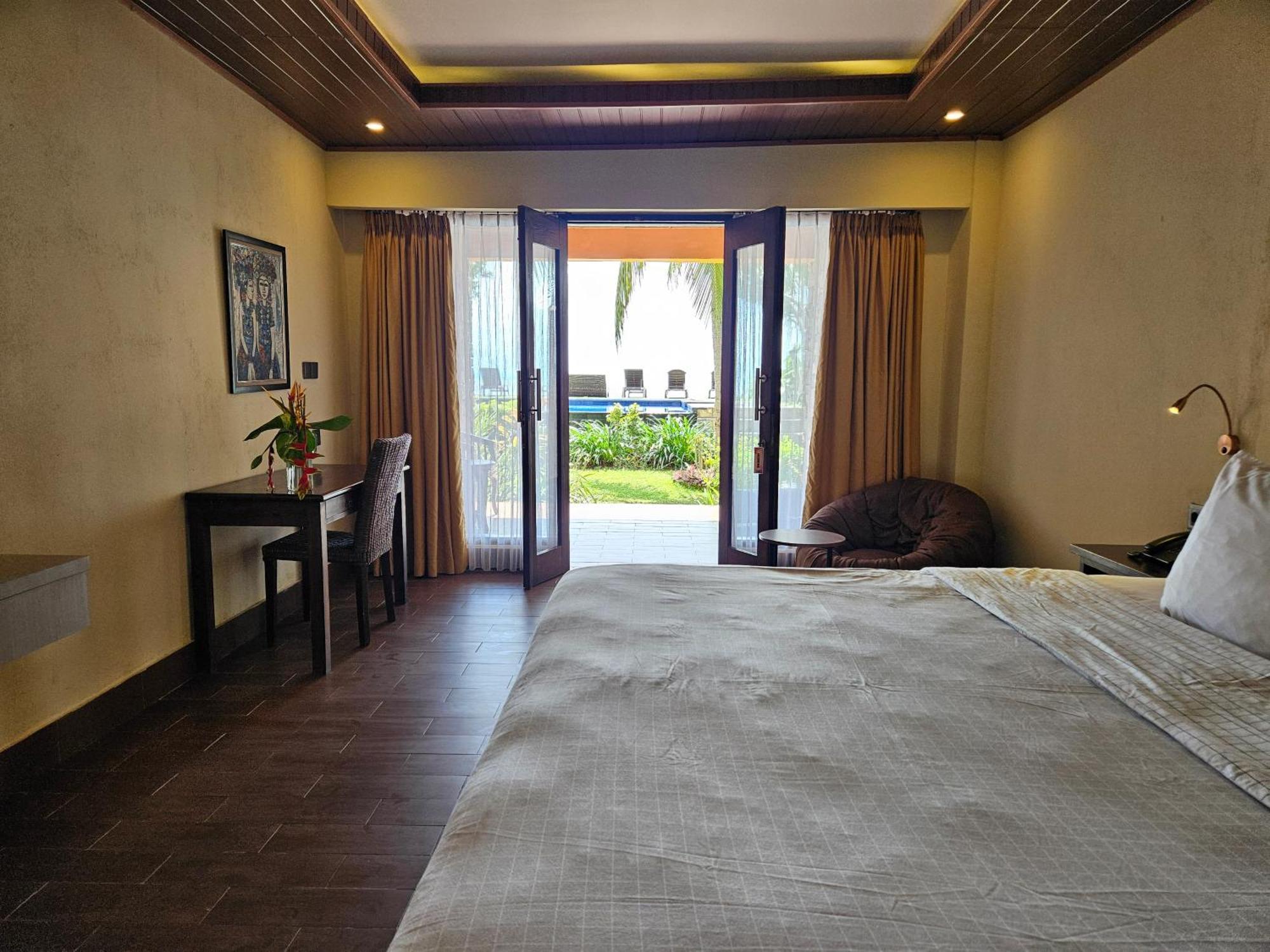 Hotel Sunsethouse Lombok Mangsit Exterior foto