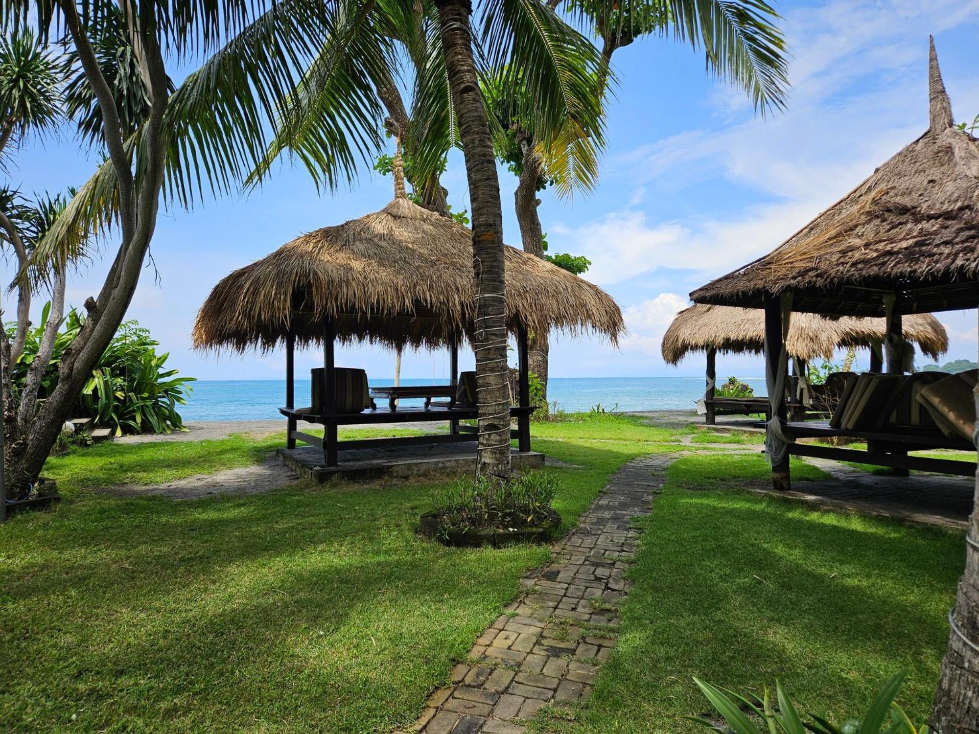 Hotel Sunsethouse Lombok Mangsit Exterior foto
