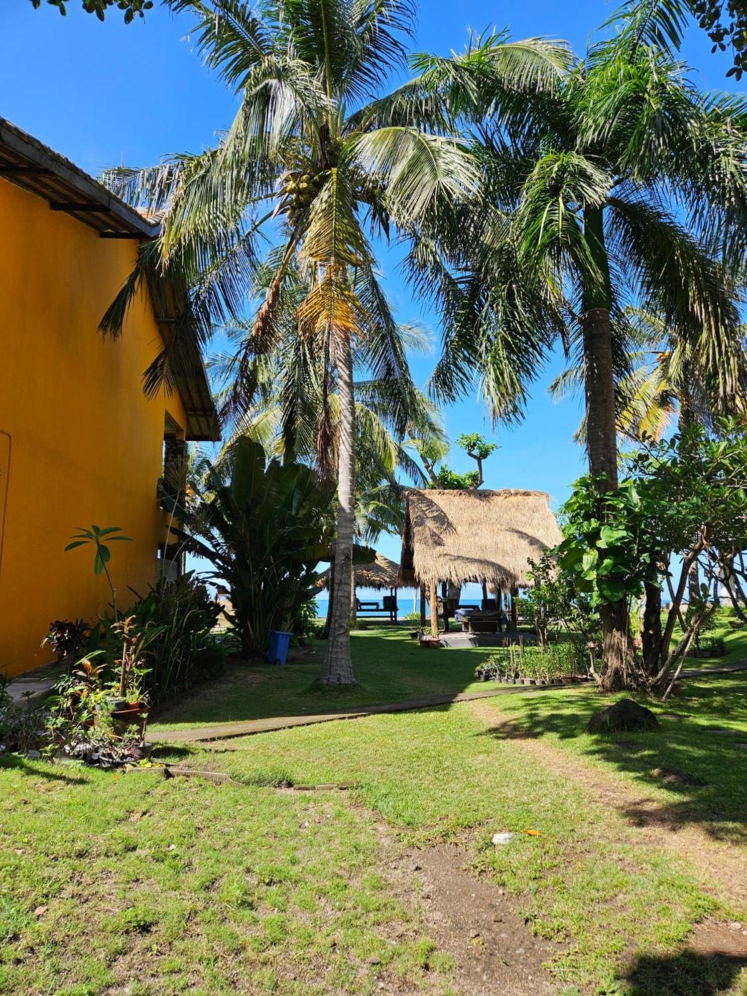 Hotel Sunsethouse Lombok Mangsit Exterior foto