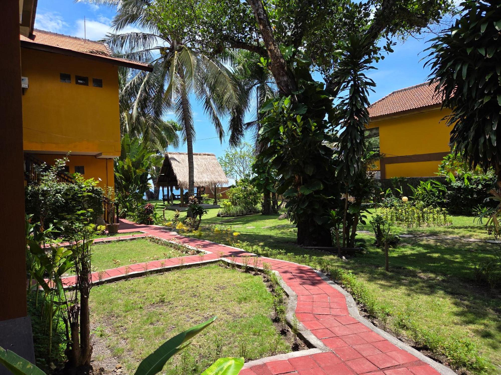 Hotel Sunsethouse Lombok Mangsit Exterior foto