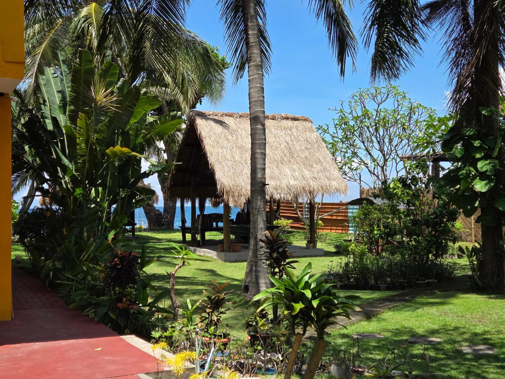 Hotel Sunsethouse Lombok Mangsit Exterior foto