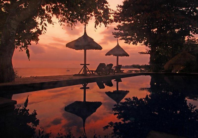 Hotel Sunsethouse Lombok Mangsit Exterior foto